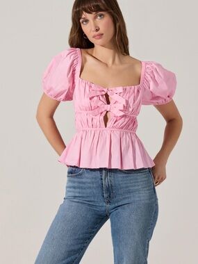 NEW WITH TAGS ASTR The Label Pink Puff Sleeve Smocked Peplum Top Size Medium